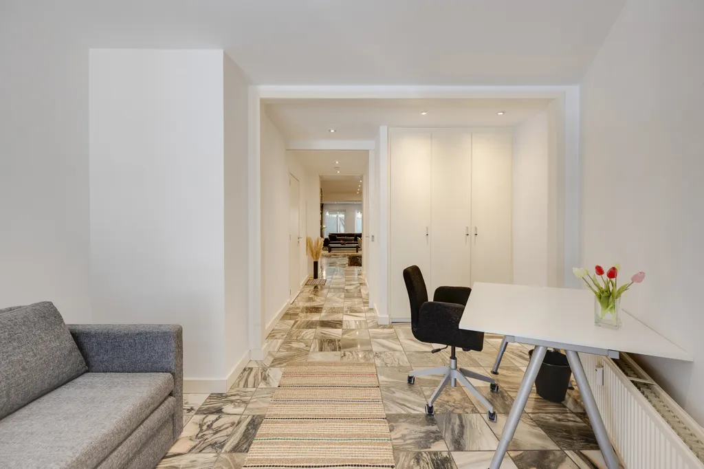 Elutuba - Modern Apartment with Sunny Terrace in Leien