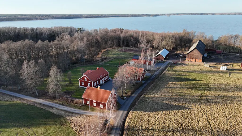 Õhuvaade - Renovated Rectory with Lake View in Ransberg