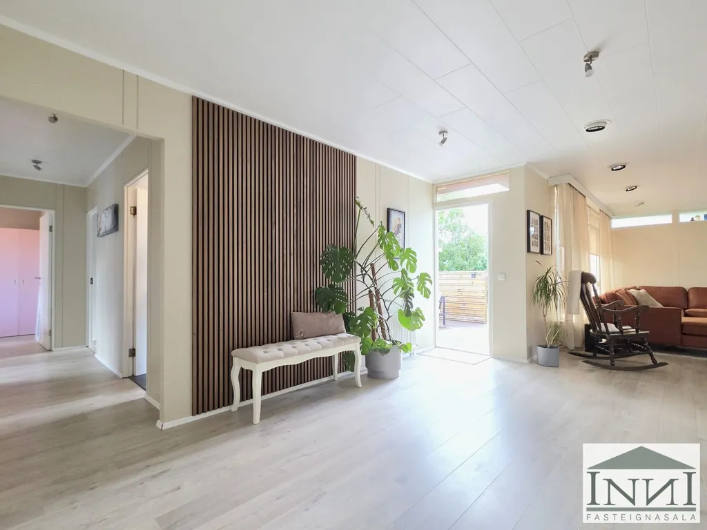 Ingresso - Single-Floor House with Garden in Laugavellir