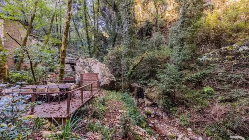 Aed - Restored Millhouse with River View in Camaiore