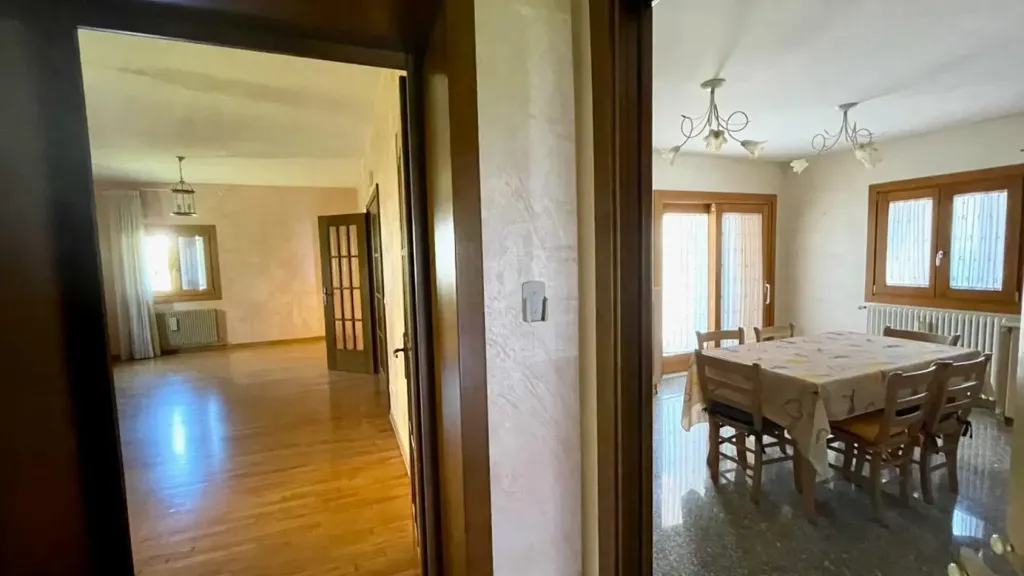 Salle à manger - Spacious Villa with Garden in Spilimbergo