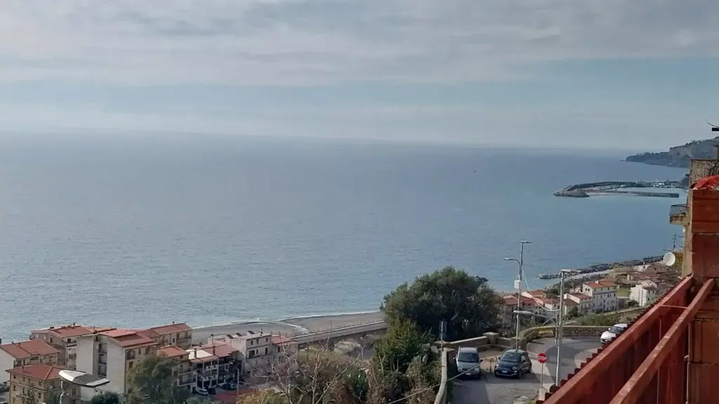 Rõdu - Panoramic Apartment with Sea View in Cetraro