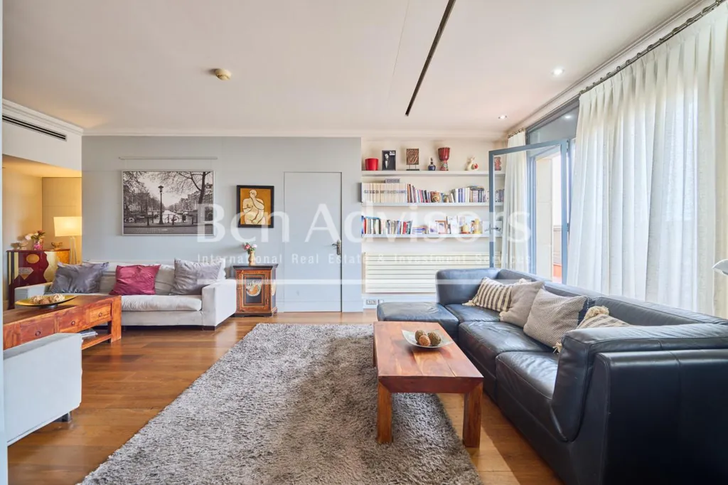 Elutuba - Penthouse with Rooftop Pool in Dreta de l'Eixample, Barcelona
