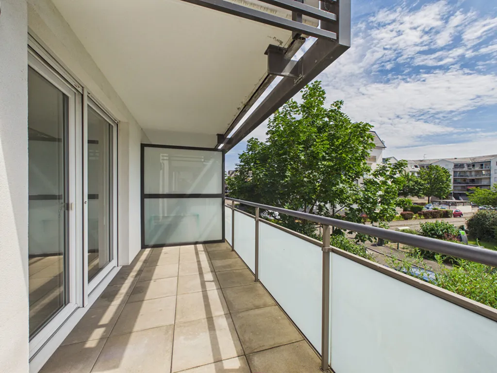 Balcone - Bright 2-Bedroom Apartment with Balcony in Bischheim