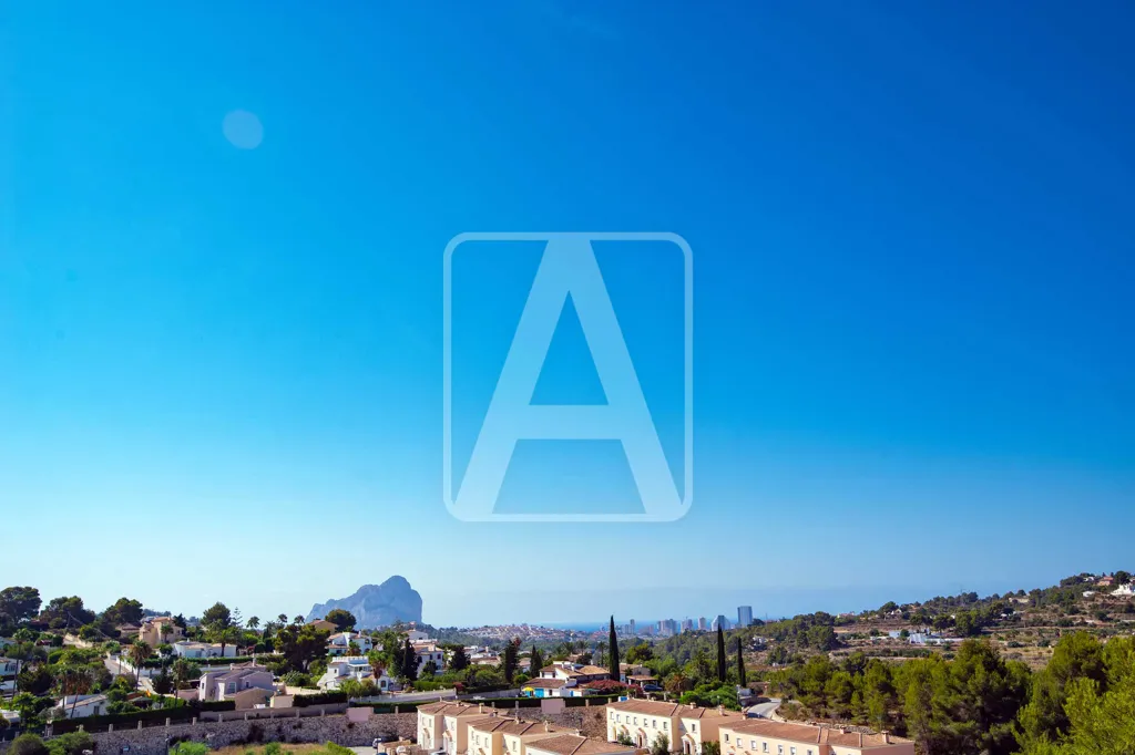 Modern Villa with Sea Views in Calpe