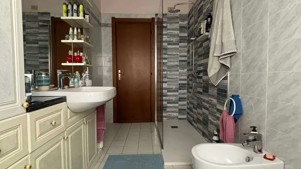 Salles de bain - Trilocale with Terraced Garden in Rivergaro
