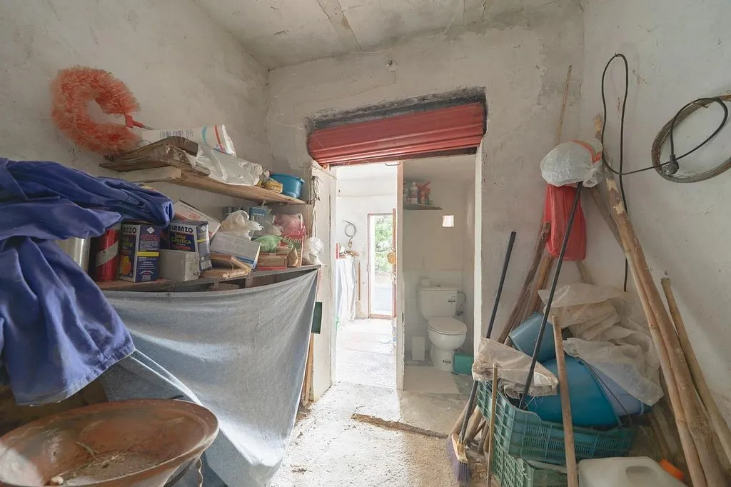 Lavanderia - Rural House with Potential in Fortuna