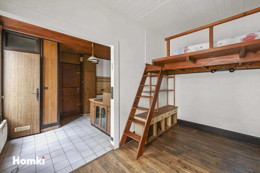 Magamistoad - Studio with Courtyard in Issy-les-Moulineaux