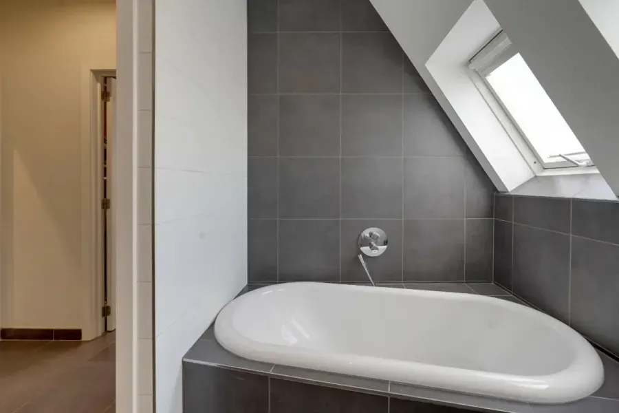 Salles de bain - Ensemble Mixte Résidentiel et Professionnel à Pecq