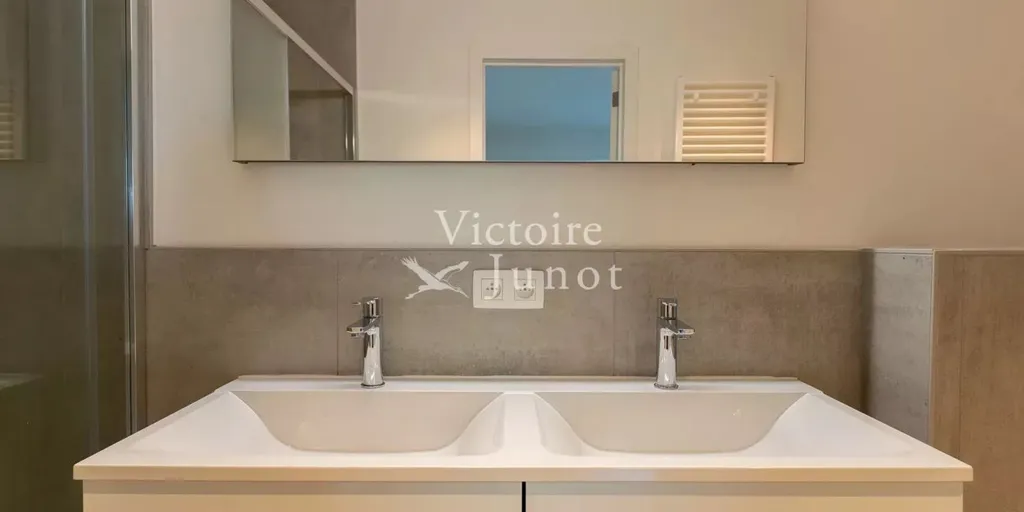 Salles de bain - Appartement avec Terrasse et Jardin à Sterrebeek