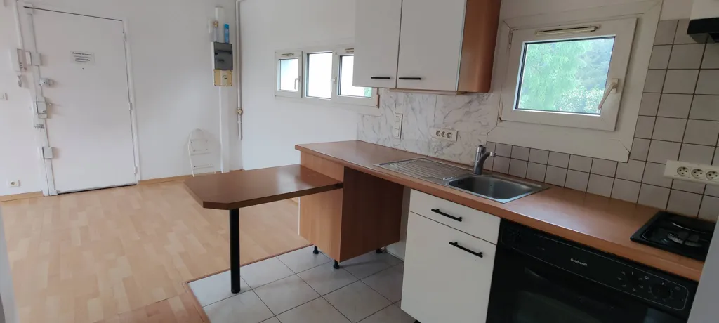 Cucina - 3-Piece Flat with Balcony in Yerres Centre