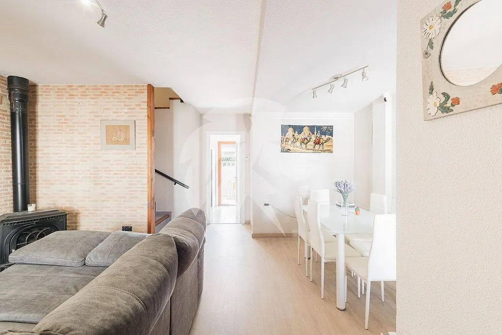 Elutuba - House with Pool and Terrace in Almardà