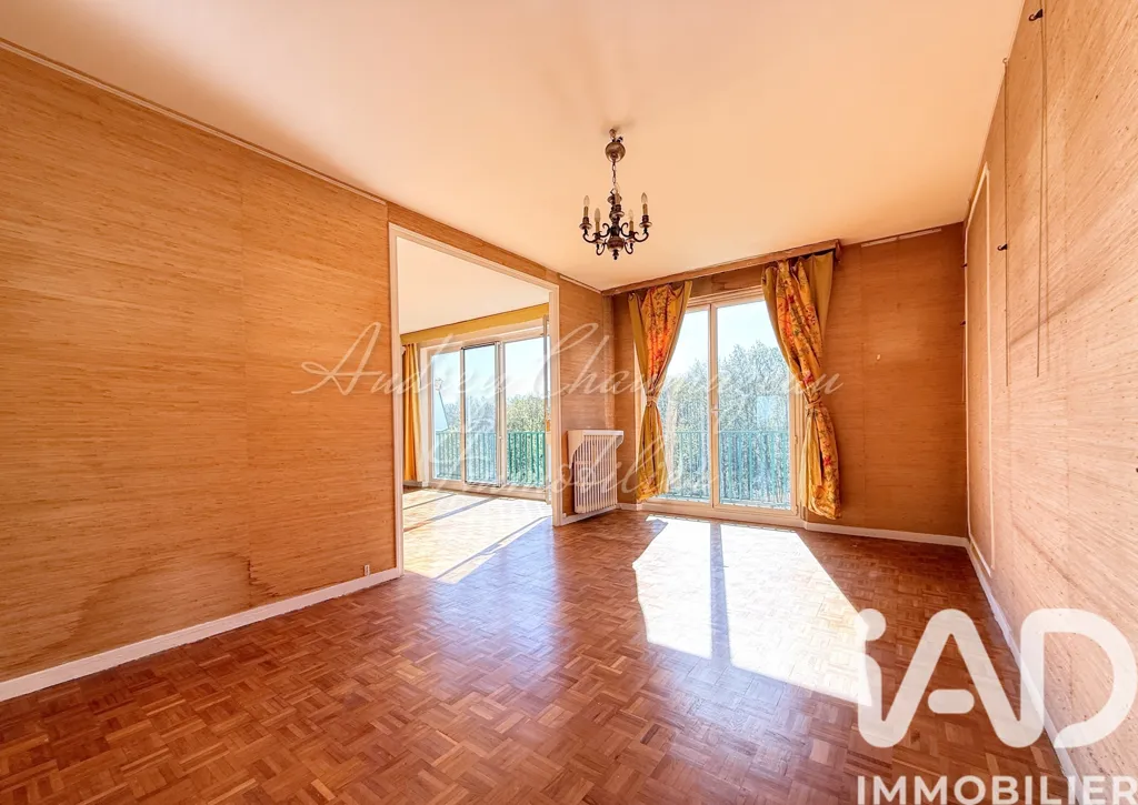 Séjour - Appartement Traversant avec Balcon à Sèvres Rive Gauche