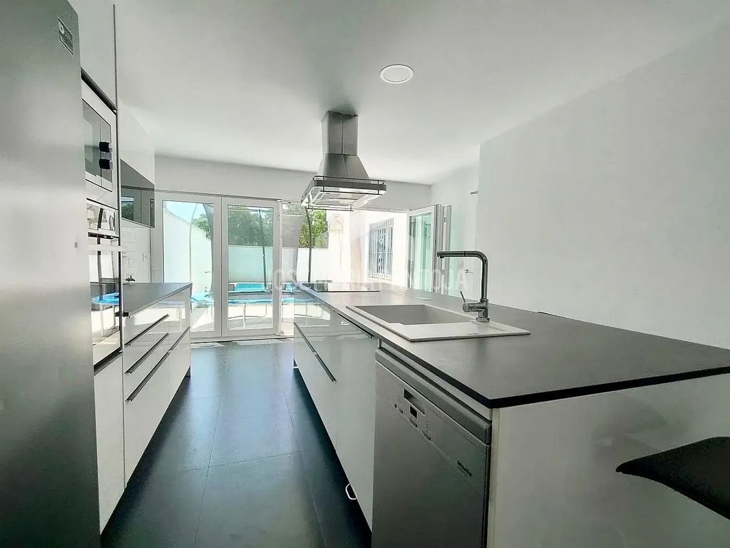 Köök - Semi-Detached House with Pool in Este-Delicias