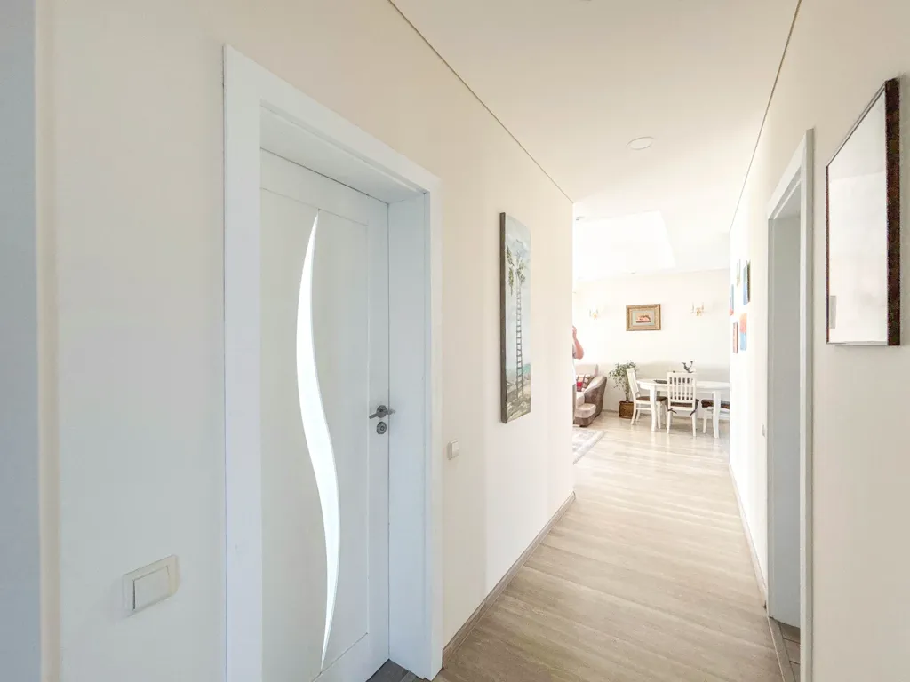 Entrée - Compact House with Terrace in Slengiai