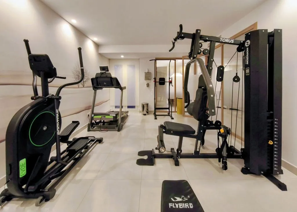 Toad - Luxury Penthouse with Pool in Marbella