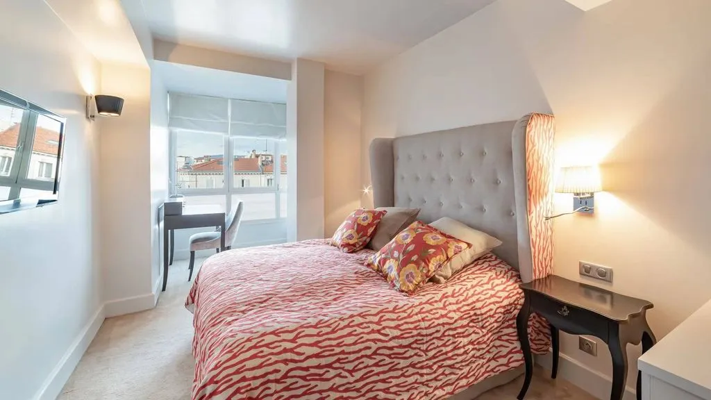 Chambres - Appartement de luxe avec terrasse vue mer à Cannes