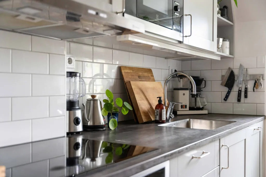 Cuisine - Charming Two-Bedroom Apartment with Fireplace in Enskede