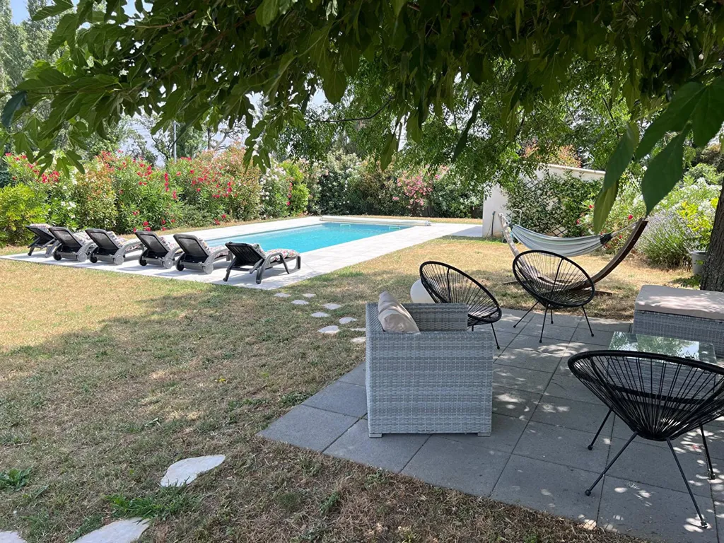 Bassein - Villa with Pool in Mouriès Countryside