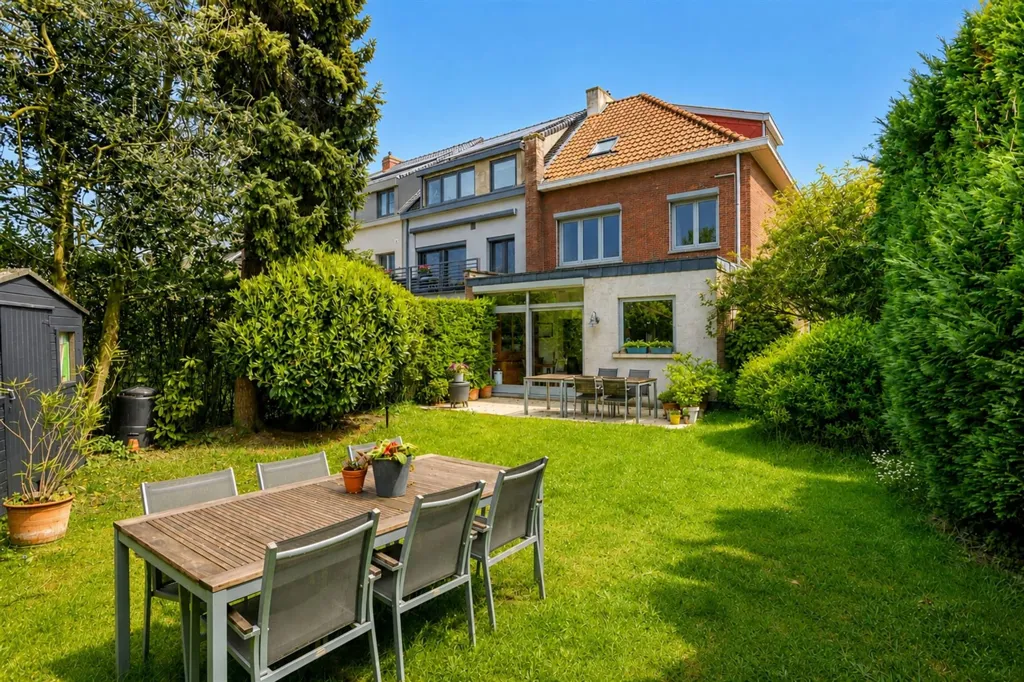 Jardin - Maison Rénovée avec Jardin à Edegem