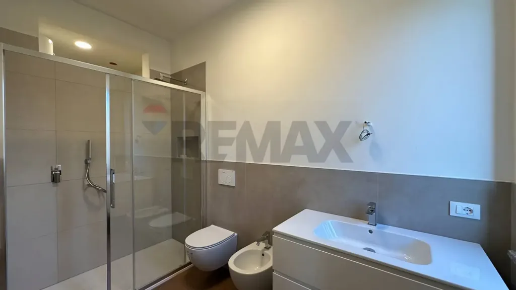 Salles de bain - Modernised Apartment with Balcony in Bergamo