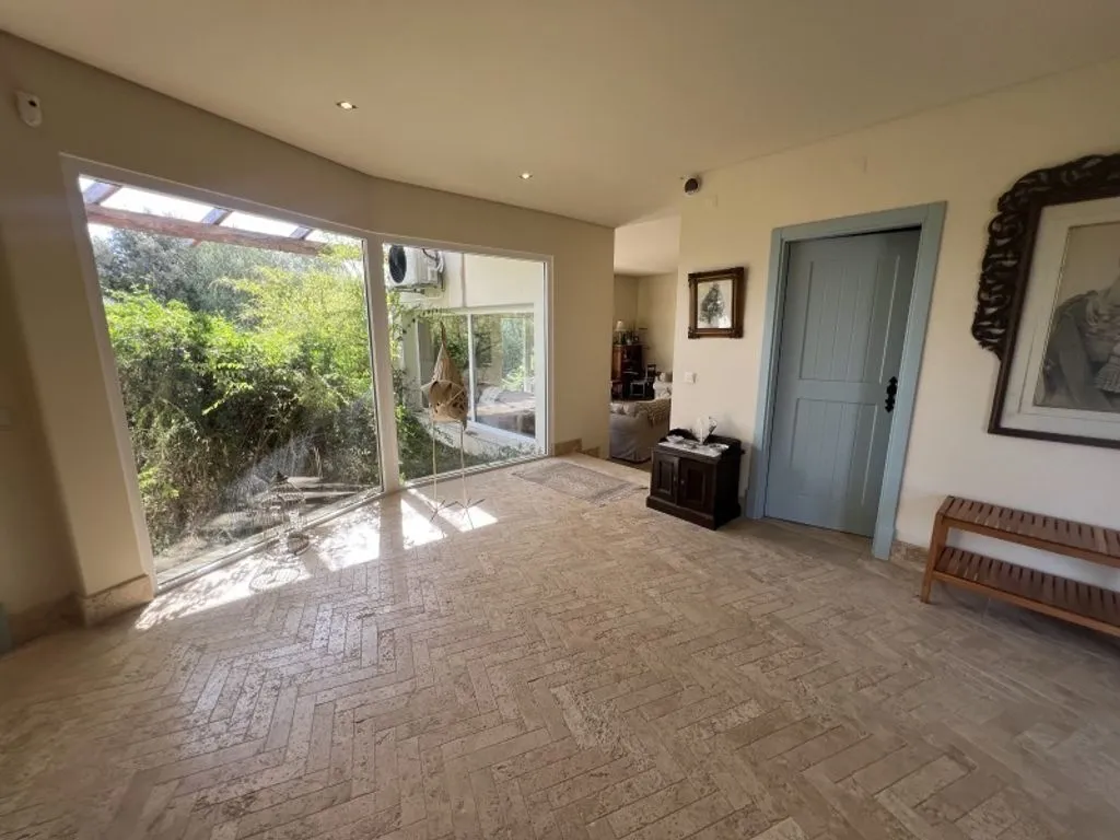 Elutuba - Luxury Farmhouse with Traditional Architecture in Advagar