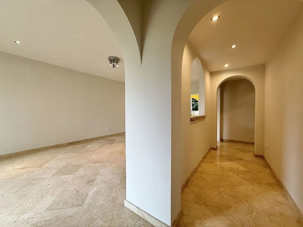 Hallway - Apartment with Pool and Golf View in Guadalmina Alta