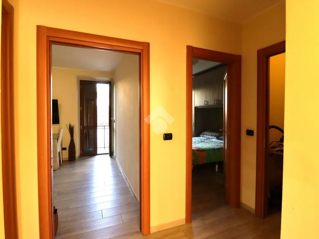 Esik - Rearranged Flat with Balcony in Campomicciolo