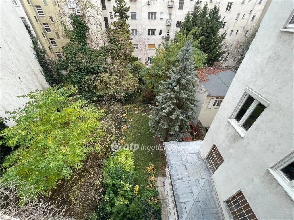 Giardino - Bauhaus Flat with Balcony in Budapest XIII