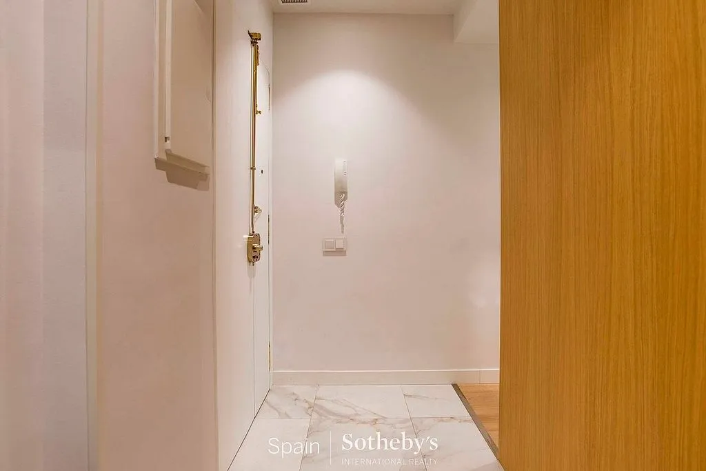 Entrée - Apartment with Air Conditioning in Goya, Madrid