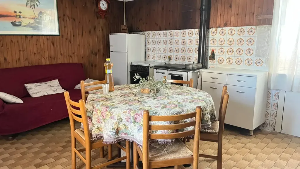 Söögituba - Rustic Farmhouse with Panoramic View in Castagnole delle Lanze
