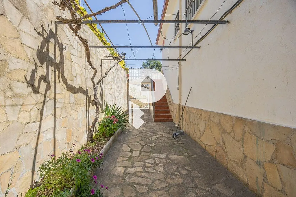 Garden - Chalet with Pool and Terrace in Corbera de Llobregat
