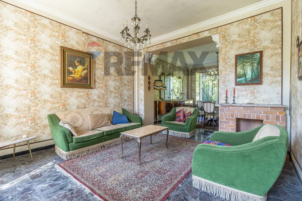 Living Room - Villa with Garden near Municipio