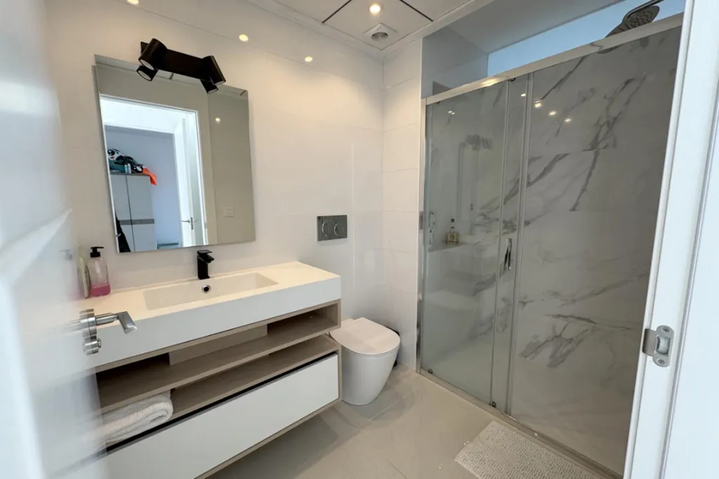 Vannitoad - Modern Apartment with Rooftop Solarium in Ciudad Quesada