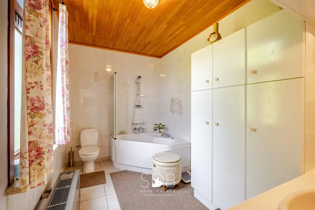Salles de bain - Hoeve Authentique avec Grasland à Waregem