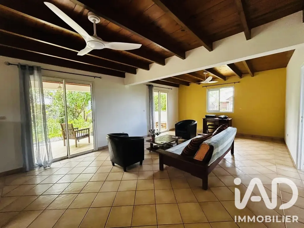 Soggiorno - Duplex Property with Garden in Saint-Philippe