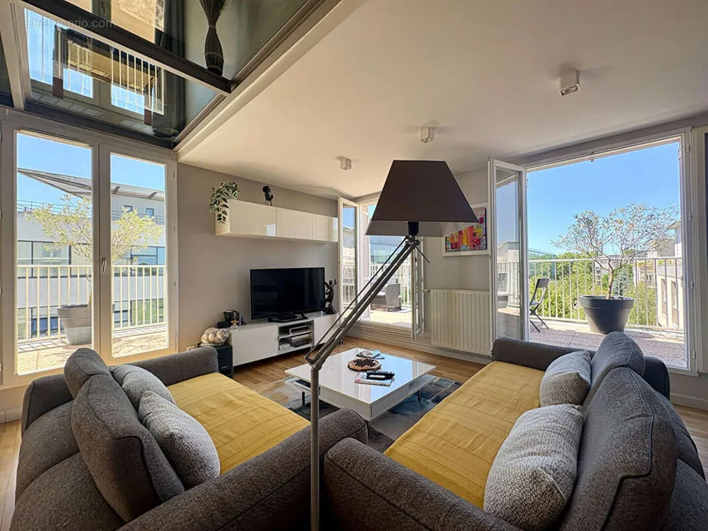 Living Room - Duplex with Terraces in Bordeaux Bastide