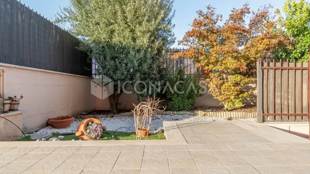 Garden - Triplex with Large Terrace in Ciampino