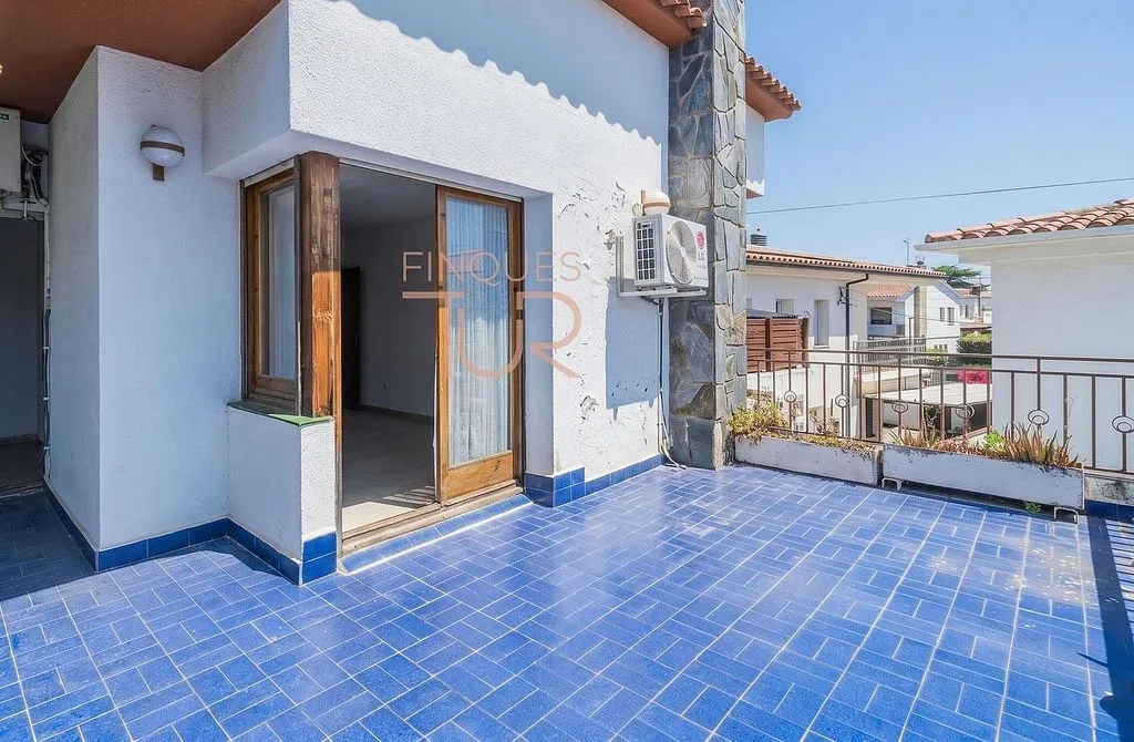 Terrasse - Luxury House with Garden in Premià de Dalt
