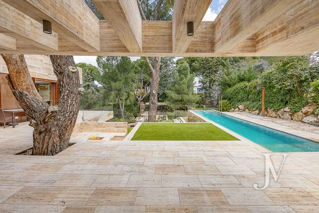 Bassein - Luxury Villa with Pool in Montealina, Madrid