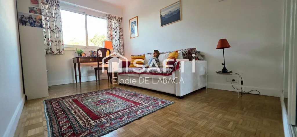 Magamistoad - 5-Piece Apartment with Sea View in Cannes