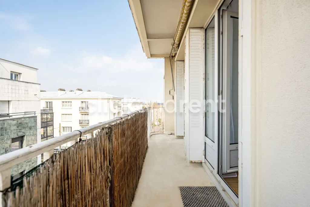 Balcony - 3-Bedroom Flat Near Noisy-le-Sec Station