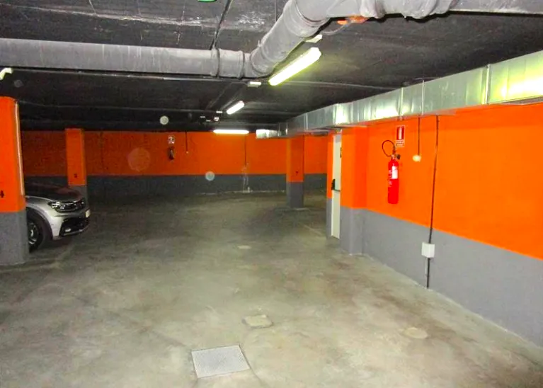 Garage - Parking Space in Central Madrid