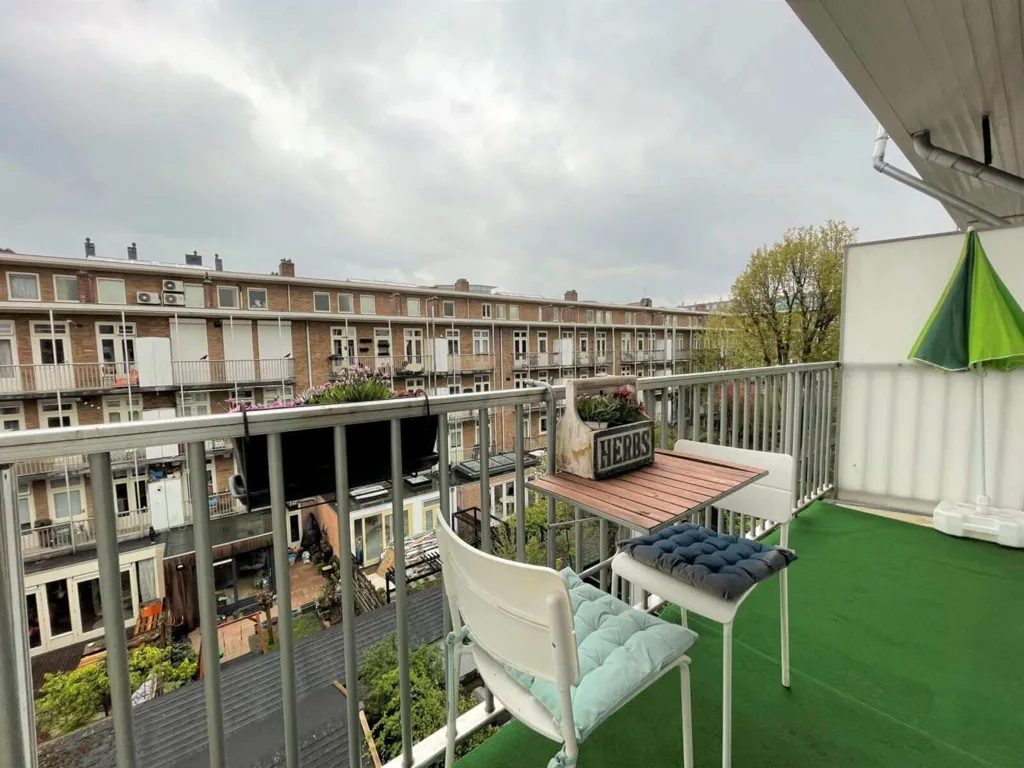 Balcon - Furnished Apartment with Balcony in Amsterdam