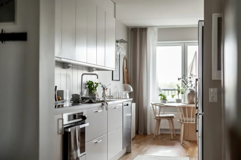 Cuisine - Modern Flat with West Balcony in Norra Ormesta