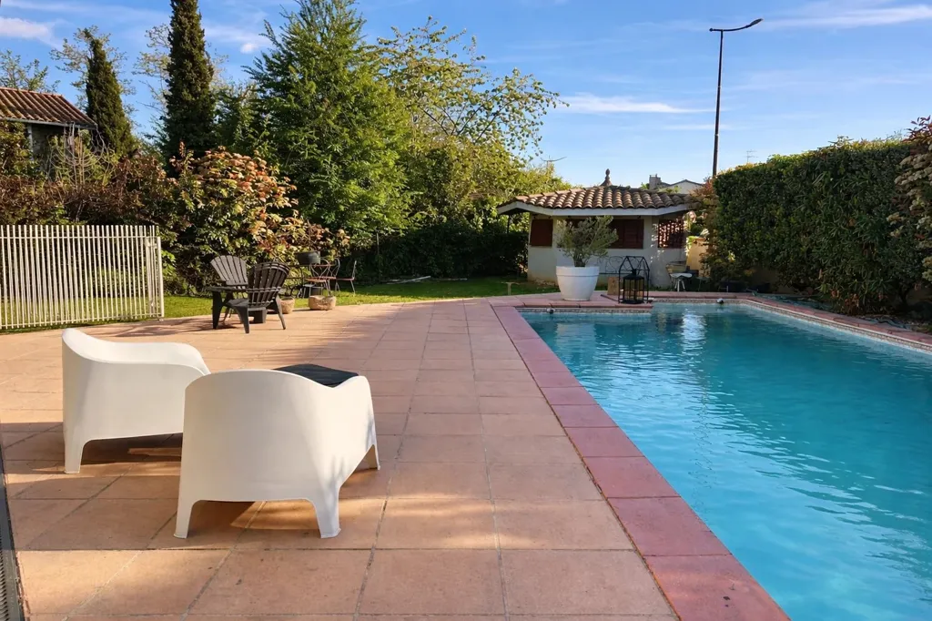 Detached 6-Bed House with Pool in Saint-Sulpice-La-Pointe