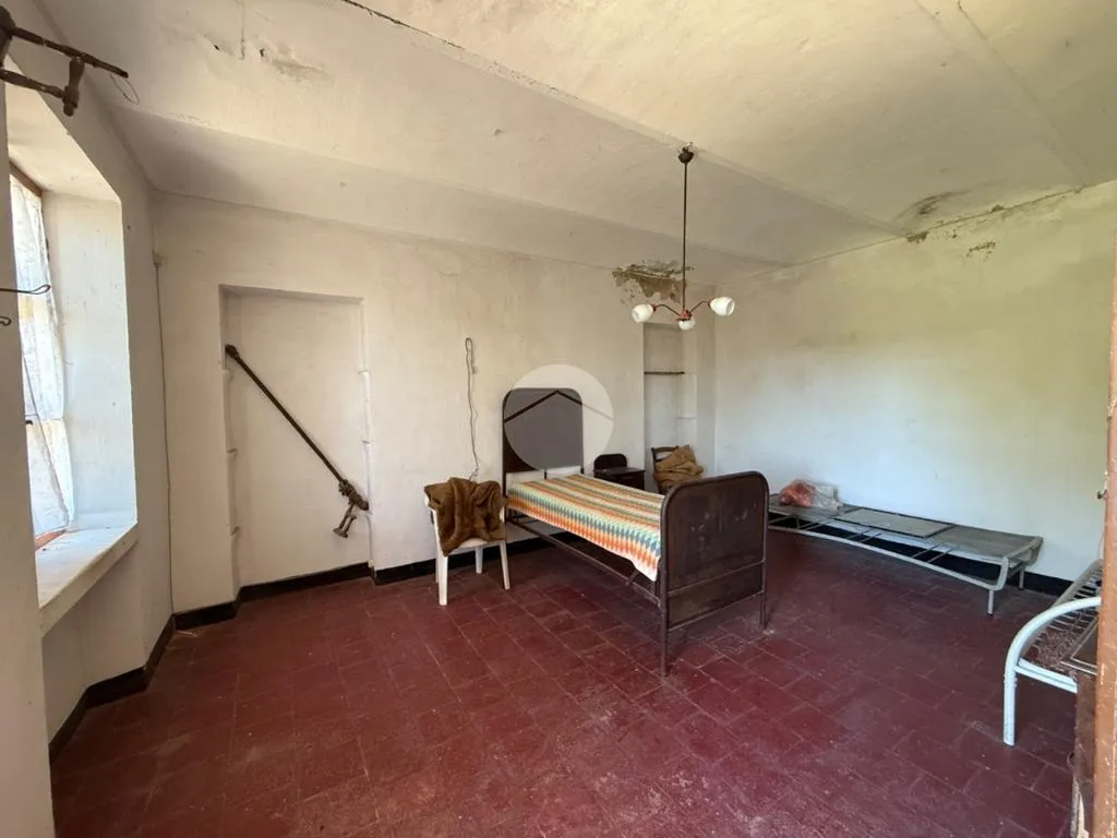 Bedrooms - Historic Independent House in Montafia