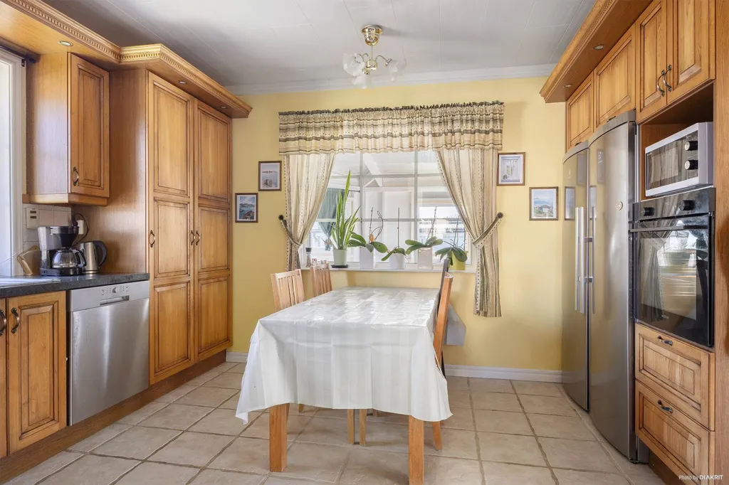 Cuisine - Characterful Villa with Separate Apartment in Klintehamn