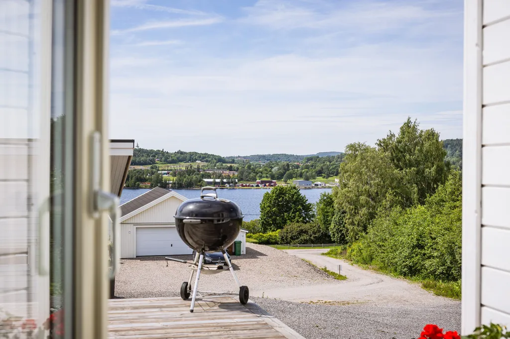 Terrass - Modern Villa with Garden on Alnö