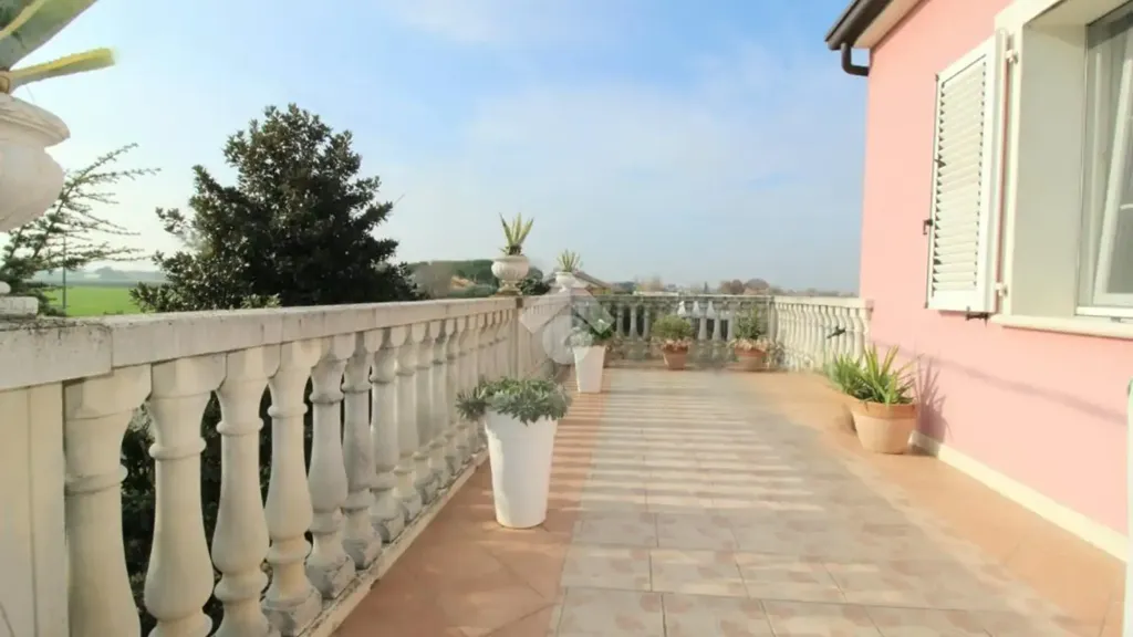 Balcony - Rustic Villa with Garden in Cesena